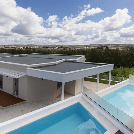 Hébergement de vacances 3br Oasis With Pool By Lovelystay