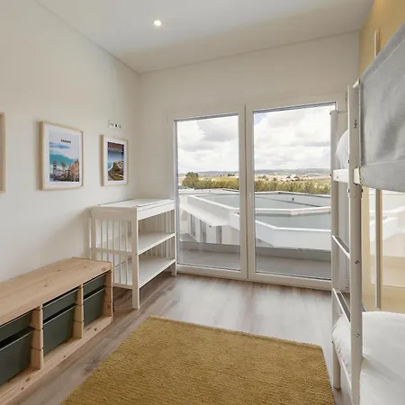 3br Oasis With Pool By Lovelystay